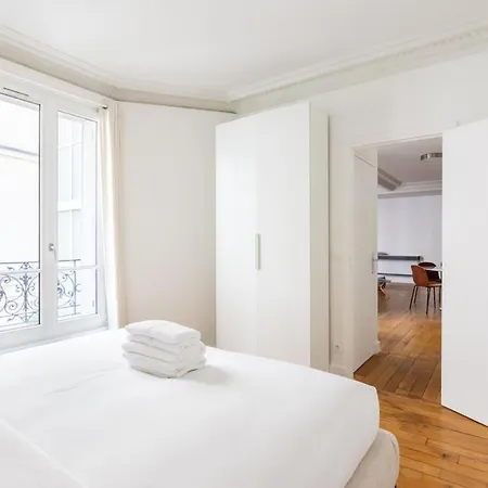 Eiffel Tower - New Renovated 4 People *