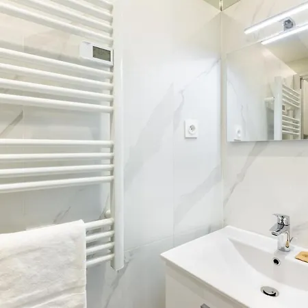 Eiffel Tower - New Renovated 4 People アパート パリ